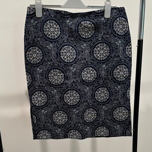 LOFT Navy and White Patterned Pencil Skirt